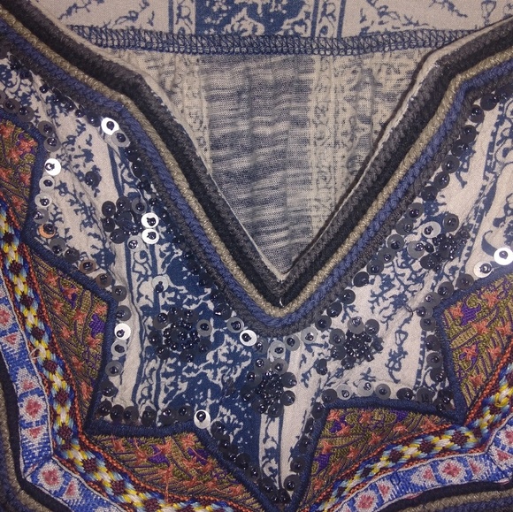 Akemi+Kin Long sleeve boho style top - Picture 5 of 5